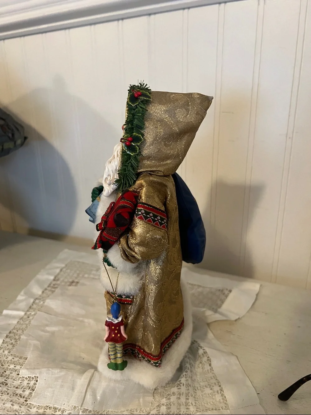 2000 Clothtique Possible Dreams Santa